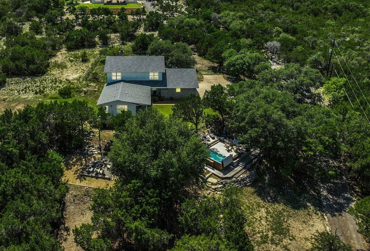 Stay and experience a peaceful 4-acre hideaway near Lake Travis, 35 minutes from Austin.